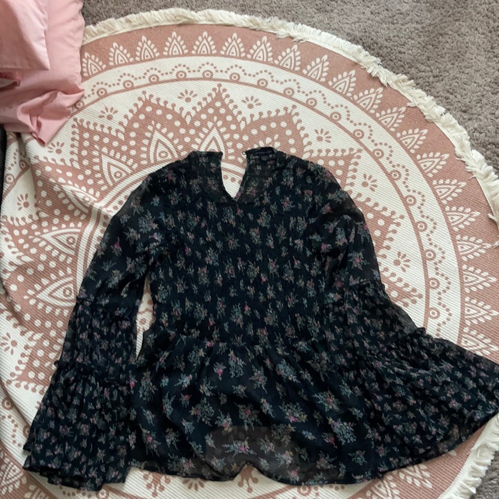 American Eagle Black Floral Print Flowy Shirt